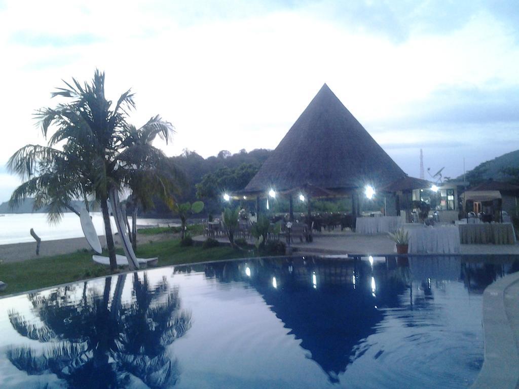 Luwansa Beach Hotel Labuan Bajo Exterior photo