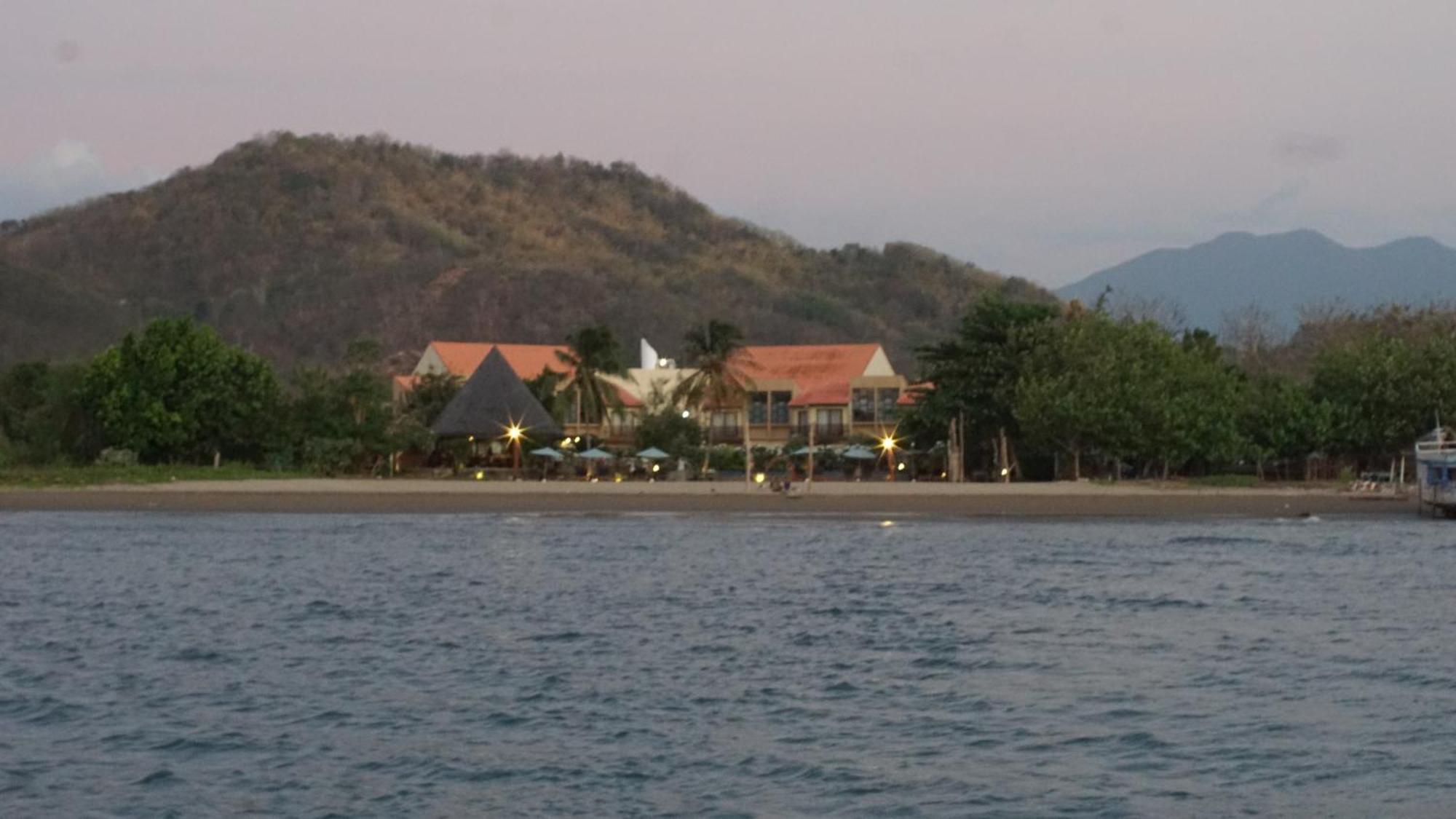 Luwansa Beach Hotel Labuan Bajo Exterior photo